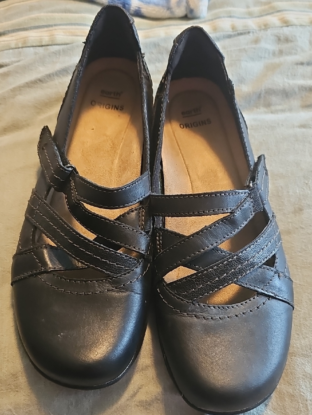 Earth Origins Black Women's Mary Jane Crossover Strap Flats